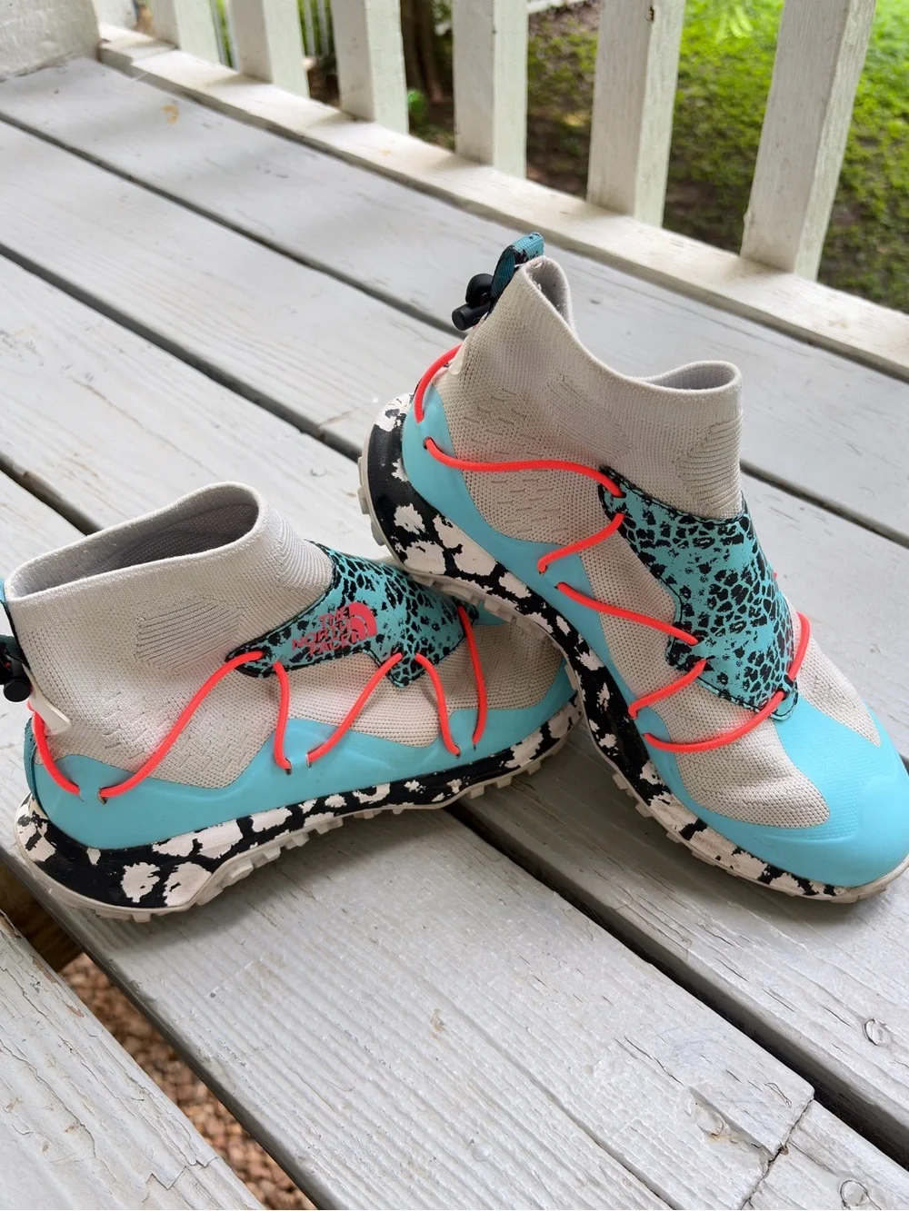 North Face Sihl Mid Waterproof Hiking Shoes Boots sz 8 Blue Mesh Animal Print